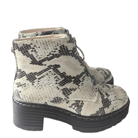 Seven7 Zoe Snake Print Front Pull Ring Zip Mem Foam Platform Bootie Size 8 NWT - Picture 3 of 9